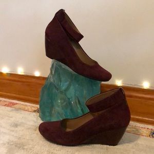Maroon suede wedge with ankle strap. Super cozy. Barely worn.